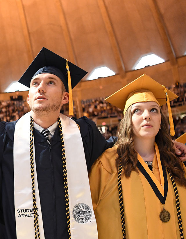 Amazon.com: Sintege 4 Set Bulk Graduation Gown and Cap Graduation Robe and  Matte Gown for 2024 College Graduation High School(Black, 45 Inch) :  Clothing, Shoes & Jewelry