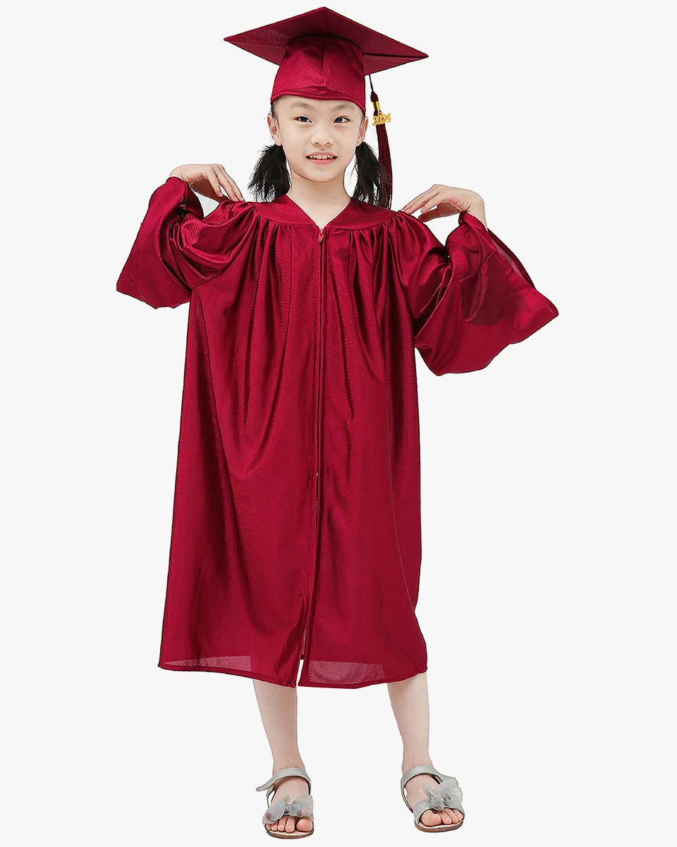 Amazon.com: Matte Red Graduation Gown Cap & Tassel with 2016 or 2017 Year  Charm: Clothing, Shoes & Jewelry